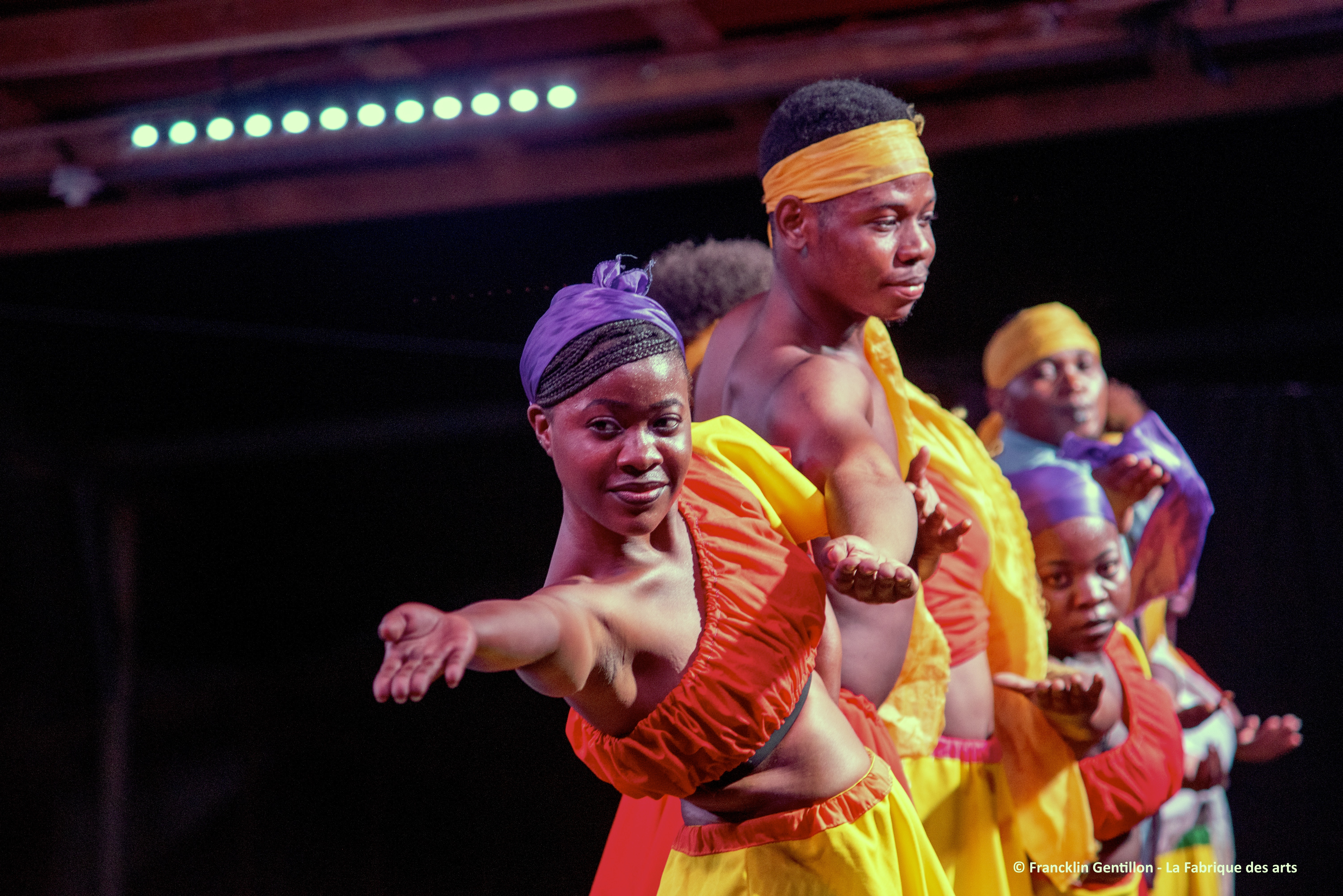 LA FABRIQUE SE DONNE EN SPECTACLE